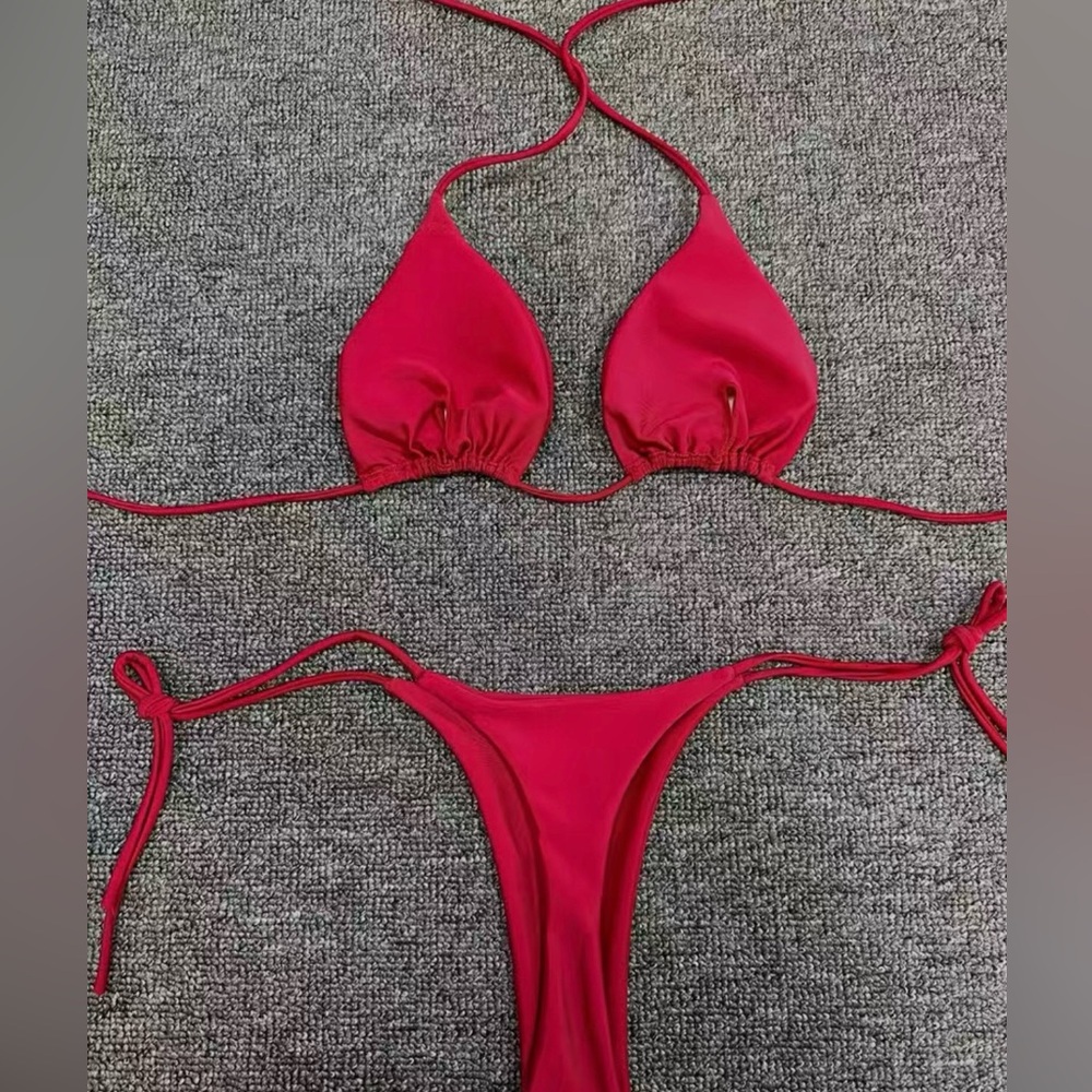 SEXY THONG BIKINI SET NEW 

Red bikini set with tie bottoms #beachwear
